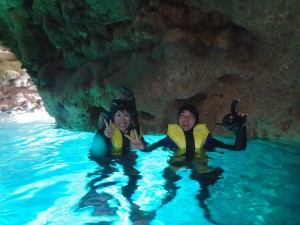一起去沖繩的青洞浮潛!